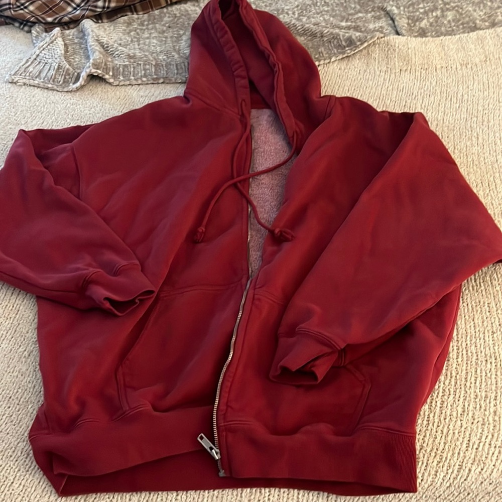 maroon brandy melville zip up hoodie
